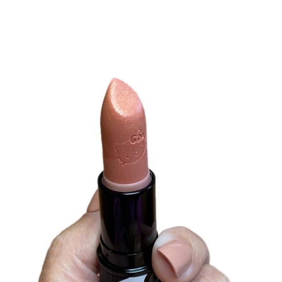 MAC Hello Kitty Lipstick in Cute Ster - Picture 9 of 11